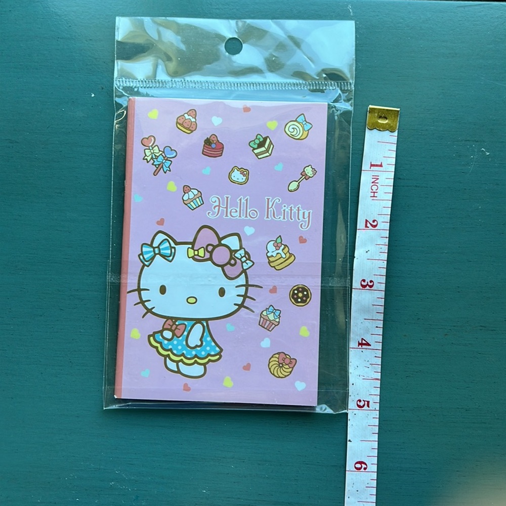 Hello Kitty Mini Notebook - Picture 4 of 5